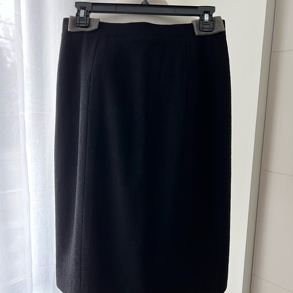 CHANEL pencil, straight black skirt - Picture 3 of 6